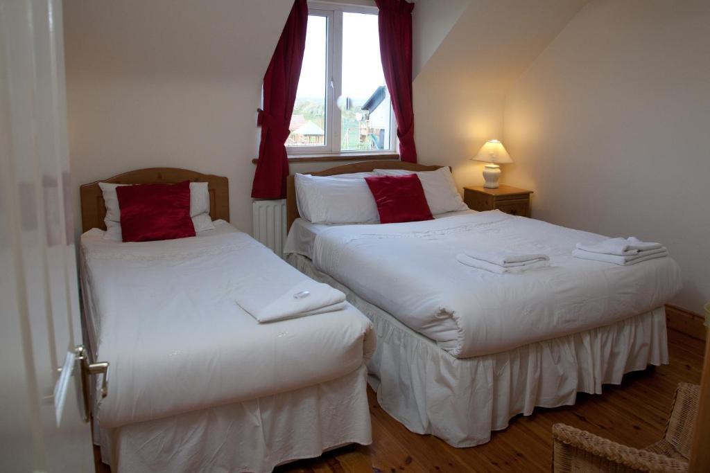 Ceol na Mara Holiday Homes - Cois Tra&Cor na dTonn Enniscrone Quarto foto