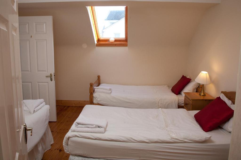 Ceol na Mara Holiday Homes - Cois Tra&Cor na dTonn Enniscrone Quarto foto