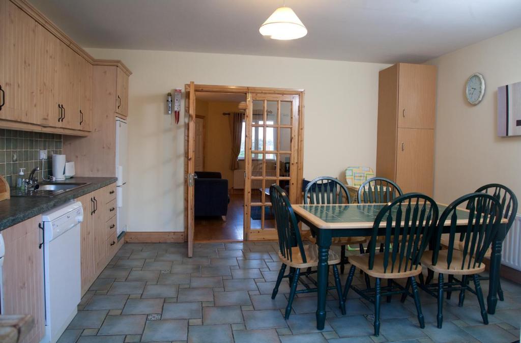 Ceol na Mara Holiday Homes - Cois Tra&Cor na dTonn Enniscrone Quarto foto